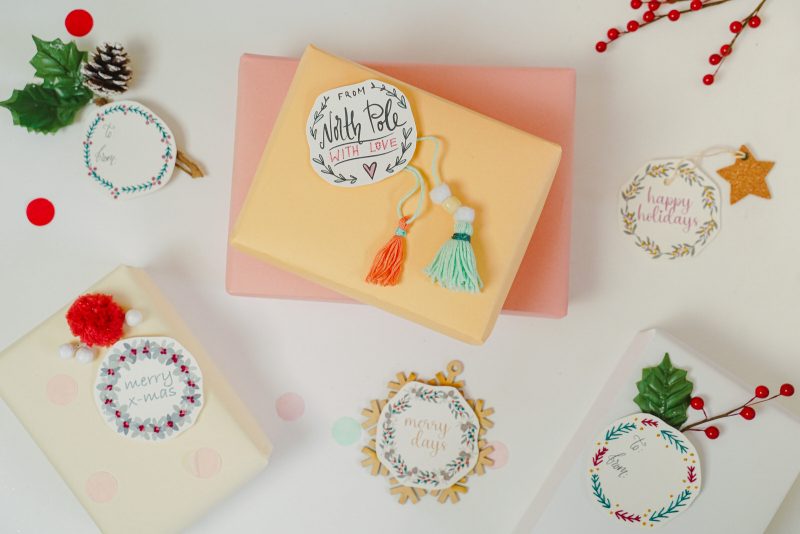 XMAS TAGS 12